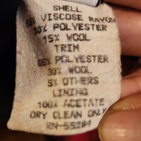 Chic Red Plaid Women's Blazer with Gold Buttons - Picture 4 of 5